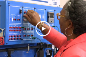 Lead Electrical and Computer Engineering Instructor Stephanie O'Donaghue giving a lab tour